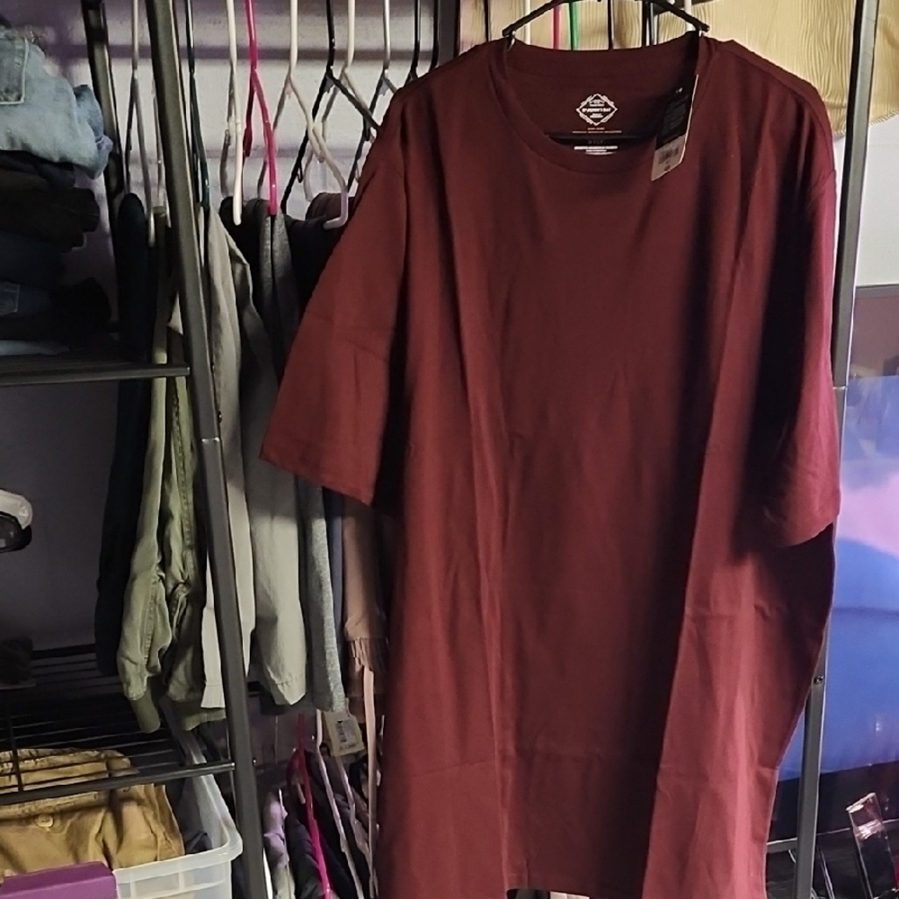 St. John's Bay Men's Maroon Short Sleeve Tee